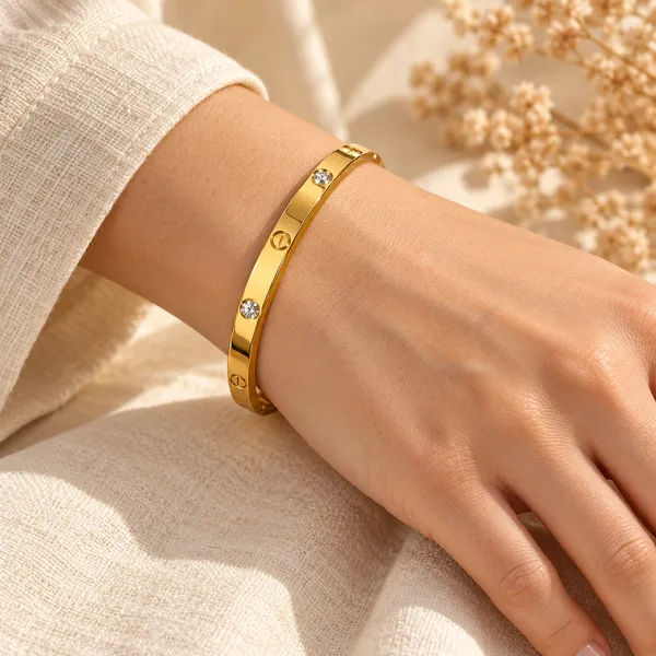 Gold_Tone_Crystal_Screw_Detail_Bracelet_for_Women
