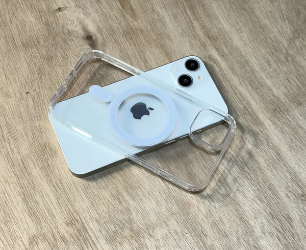 Transparent_MagSafe_Magnetic_Phone_Case