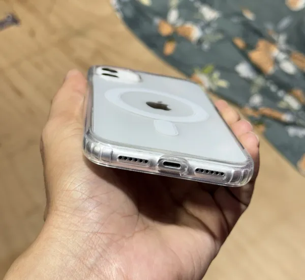 Transparent_MagSafe_Magnetic_Phone_Case