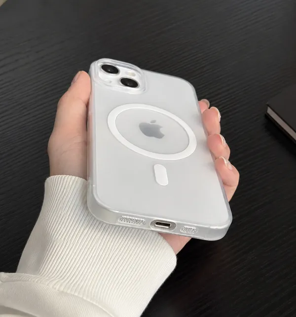 Cover_Lover_Transparent_Polycarbonate_Magsafe_Iphone_Cover