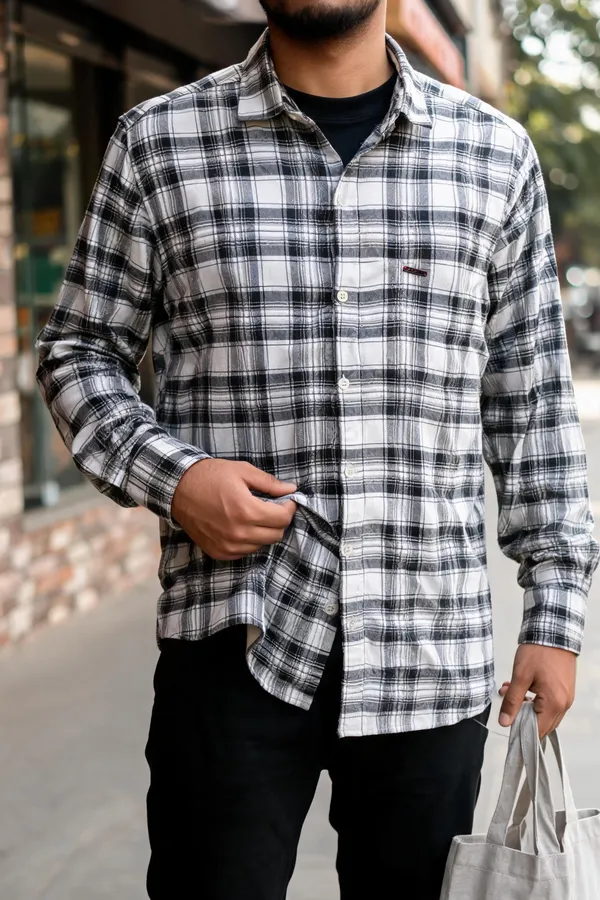 Black_And_White_Checked_Casual_Shirt_For_Men