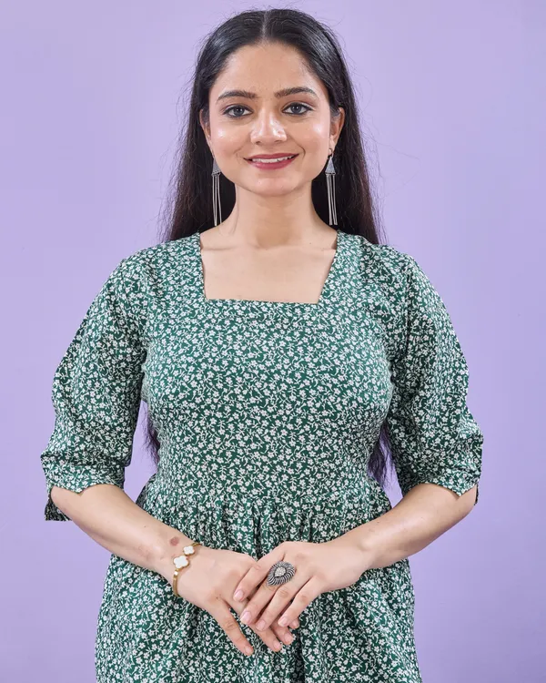 Noire_Ditsy_Peplum_Top