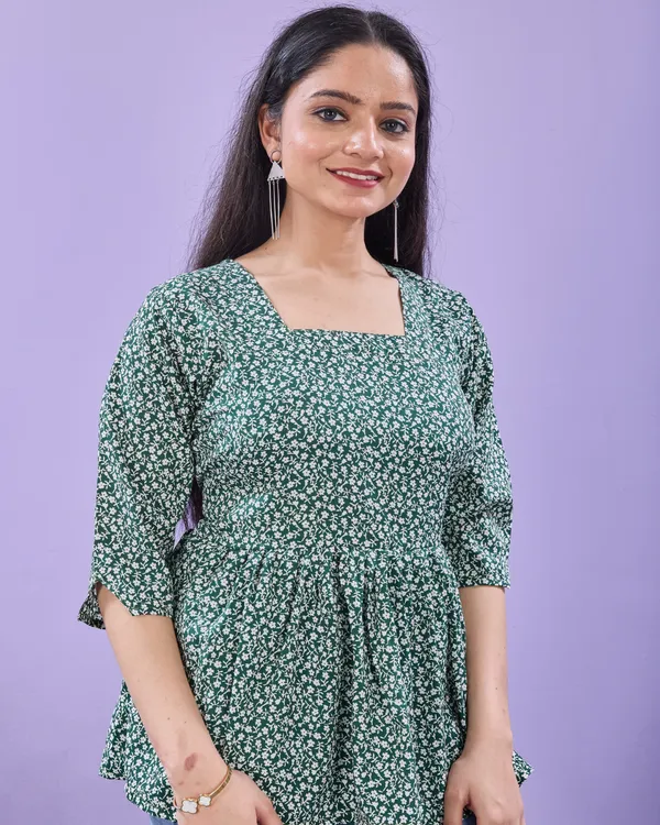 Noire_Ditsy_Peplum_Top