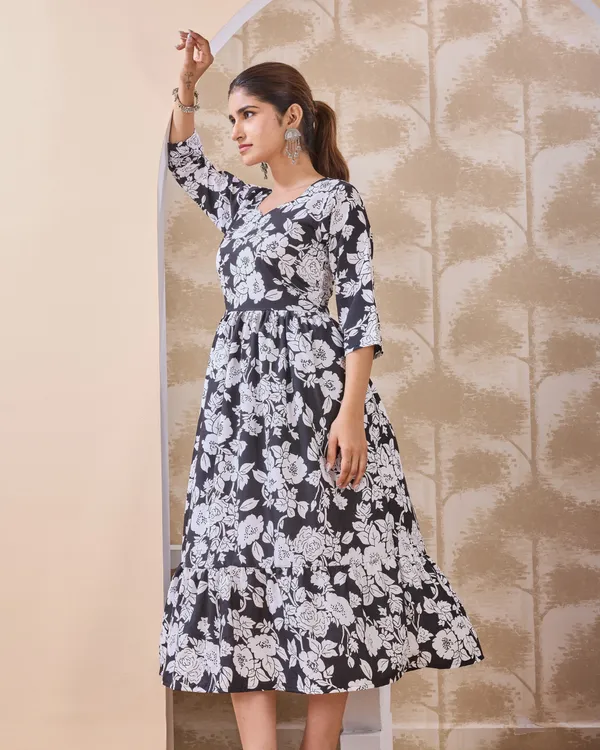 Monochrome_Dahlia_Flared_Dress