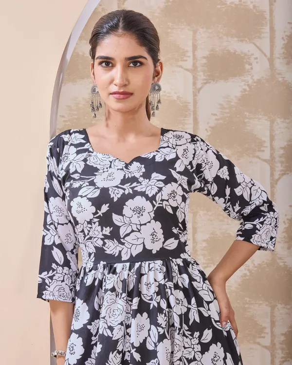 Monochrome_Dahlia_Flared_Dress