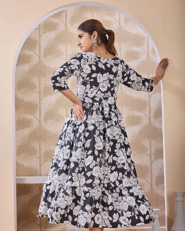 Monochrome_Dahlia_Flared_Dress
