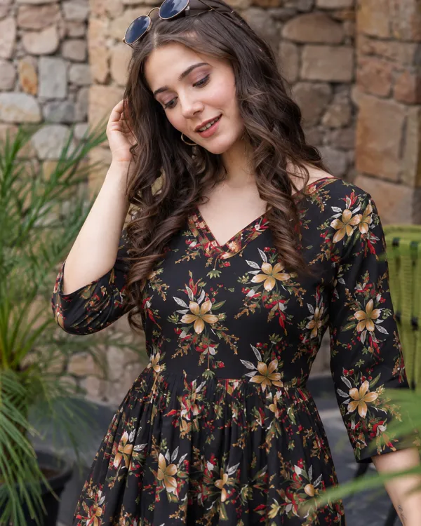 Nocturne_Bloom_Flared_Gown