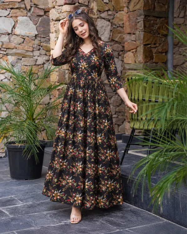 Nocturne_Bloom_Flared_Gown