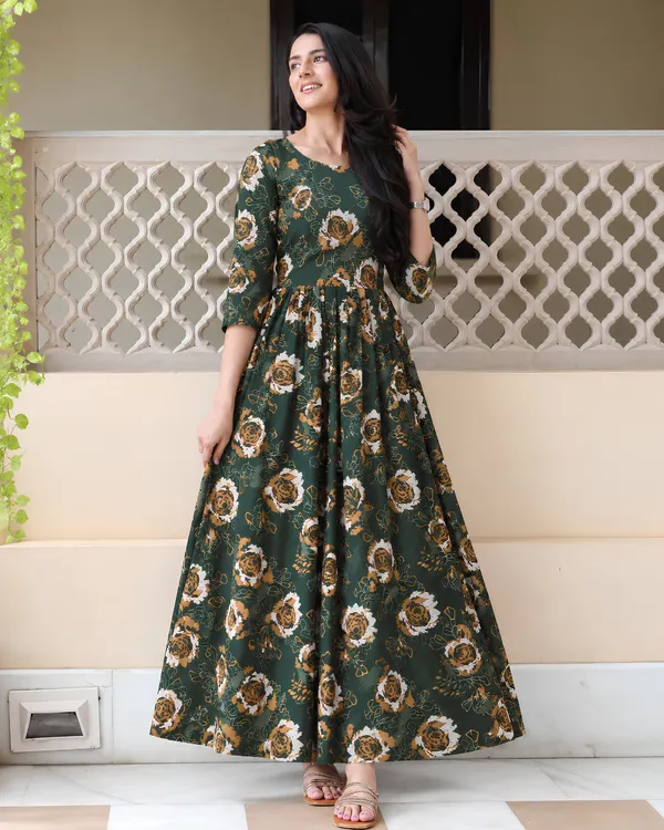 Emerald_Rosette_Flared_Gown