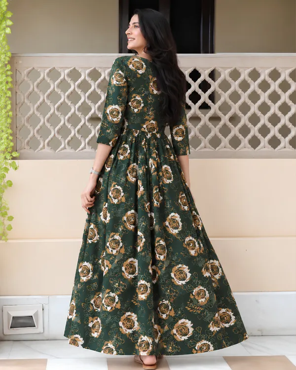 Emerald_Rosette_Flared_Gown