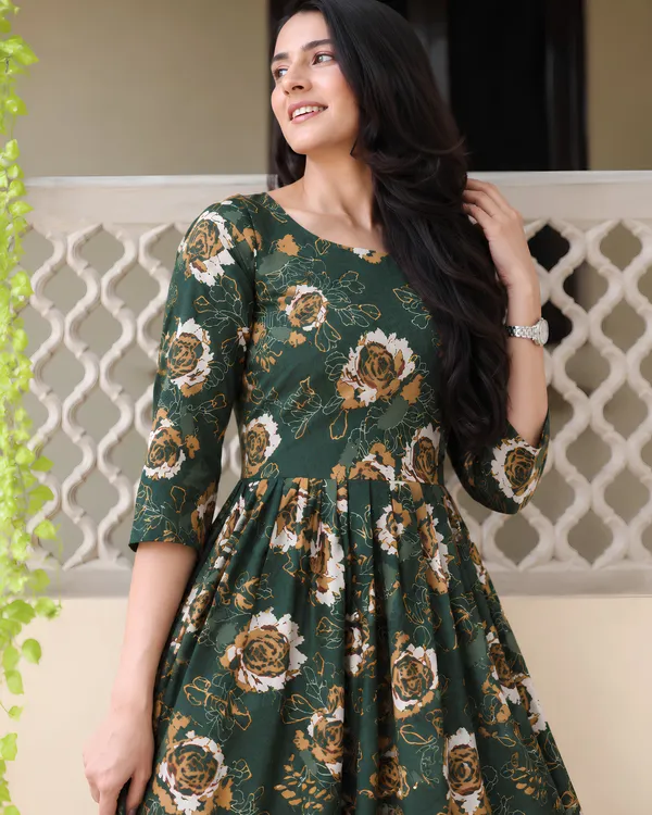 Emerald_Rosette_Flared_Gown