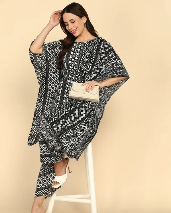 Tribal_Matrix_Kaftan_Set