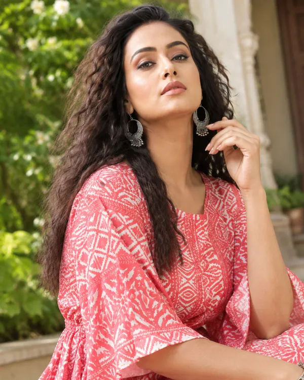 Coral_Lattice_Kaftan_Set
