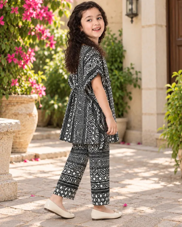 Monochrome_Lattice_Kaftan_Palazzo_Set_for_girls