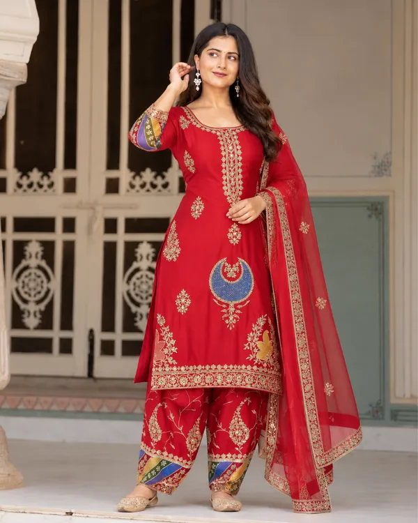 Crimson_Red_Chandrakala_Embroidered_Silk_Kurta_Set