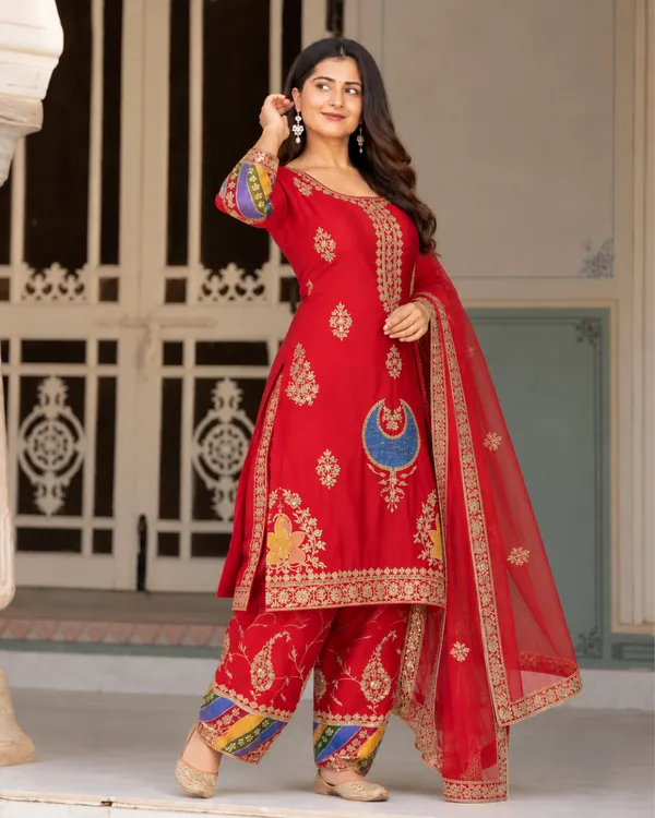 Crimson_Red_Chandrakala_Embroidered_Silk_Kurta_Set