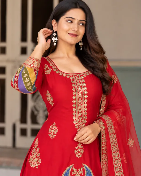 Crimson_Red_Chandrakala_Embroidered_Silk_Kurta_Set
