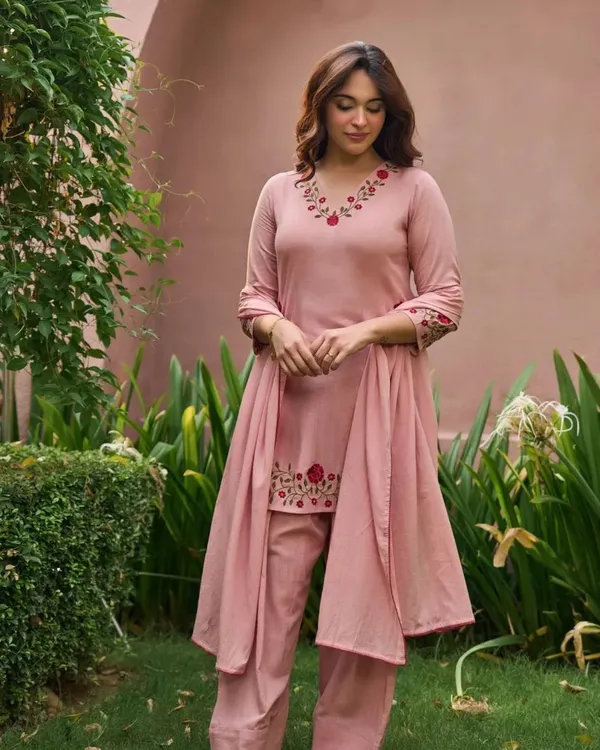 Blush_Pink_Floral_Needlework_Farshi_Salwar_Suit