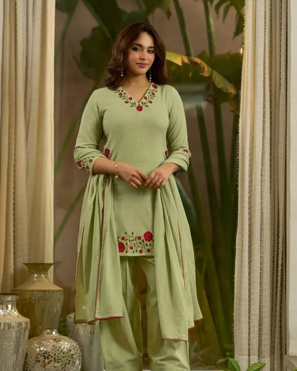Pistachio_Green_Floral_Booti_Farshi_Salwar_Suit