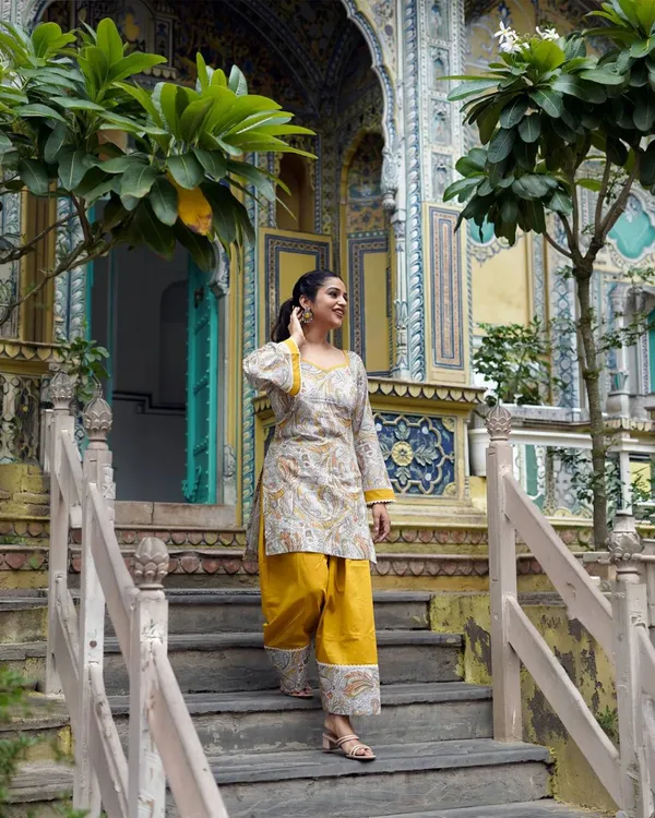Mustard_Paisley_Digital_Print_Crepe_Farshi_Suit