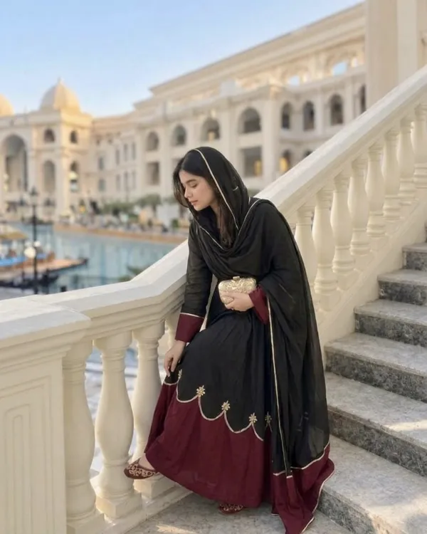 Ebony_Black_Wine_Color_Block_Flared_Roman_Silk_Gown_Set