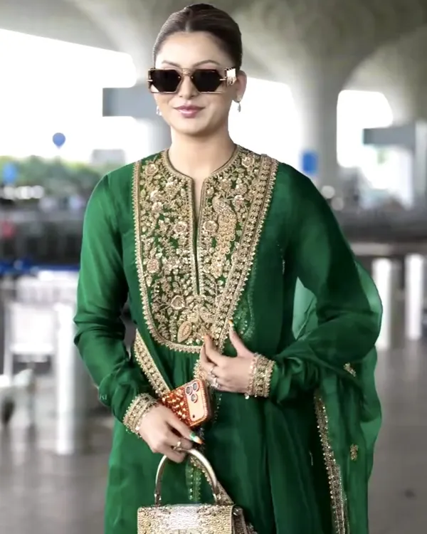 Emerald_Green_Zari_Embroidered_Flared_Silk_Anarkali_Gown_Set