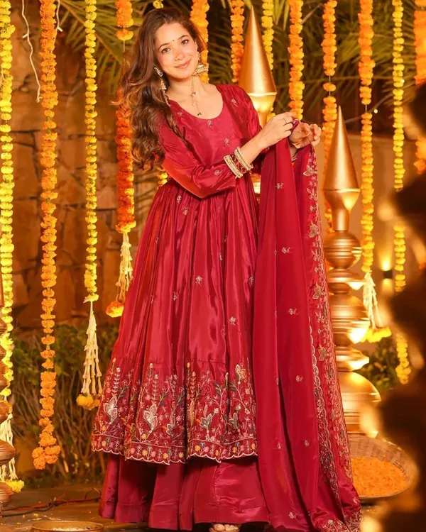 Ruby_Red_Floral_Motif_Embroidered_French_Crepe_Anarkali_Set