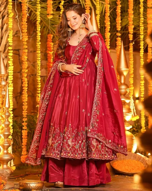 Ruby_Red_Floral_Motif_Embroidered_French_Crepe_Anarkali_Set