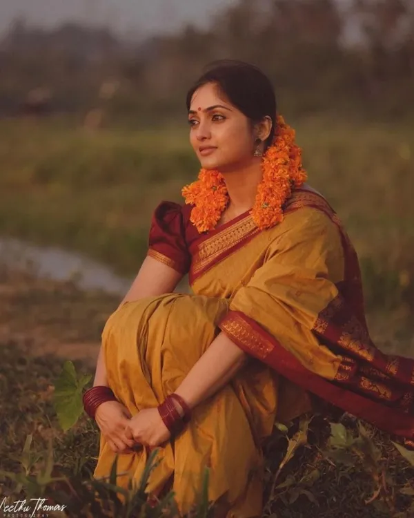 Mustard_Maroon_Lichi_Silk_Saree_Default_Title