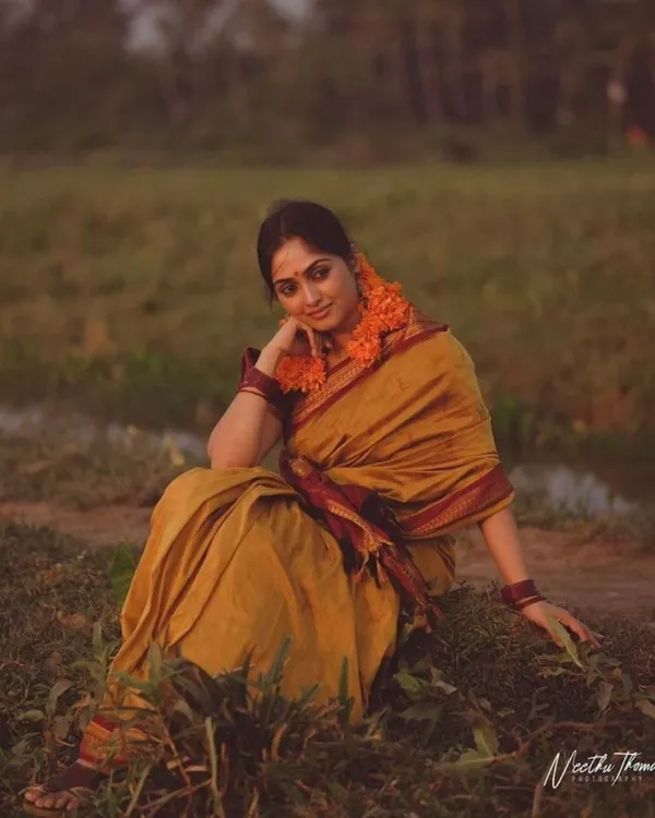 Mustard_Maroon_Lichi_Silk_Saree_Default_Title