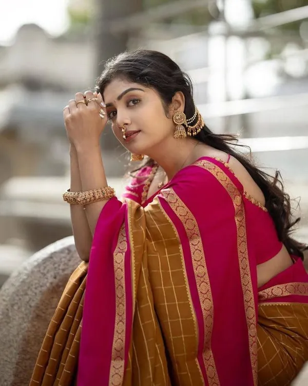 Mustard_Checkered_Lichi_Silk_Saree_Default_Title