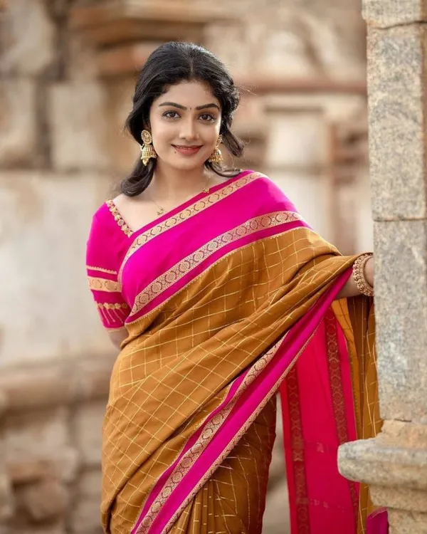Mustard_Checkered_Lichi_Silk_Saree_Default_Title