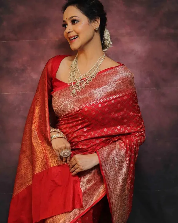 Crimson_Floral_Lichi_Silk_Saree_Default_Title