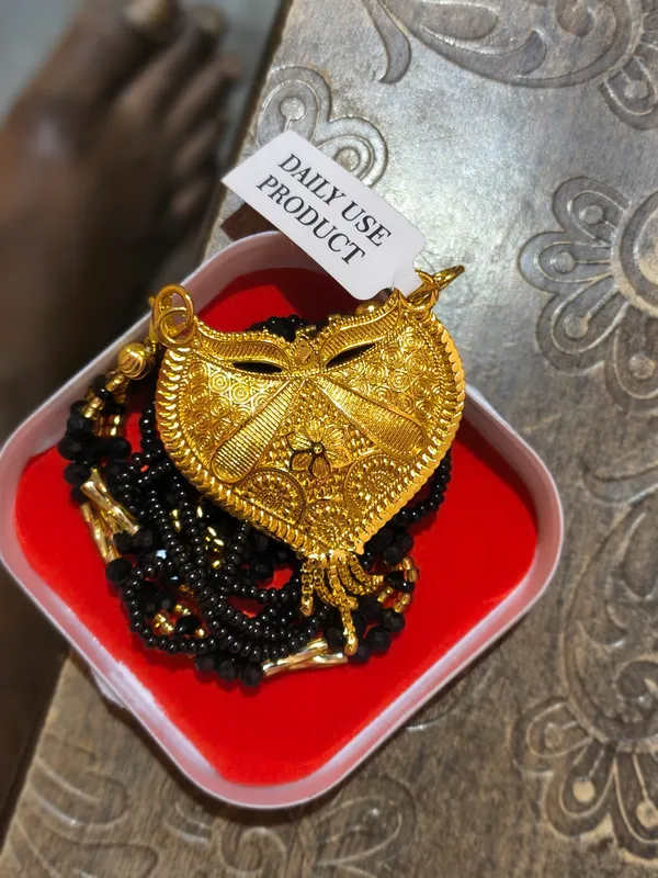 Gold_Tone_Black_Beaded_Mangalsutra_Necklace_for_Women