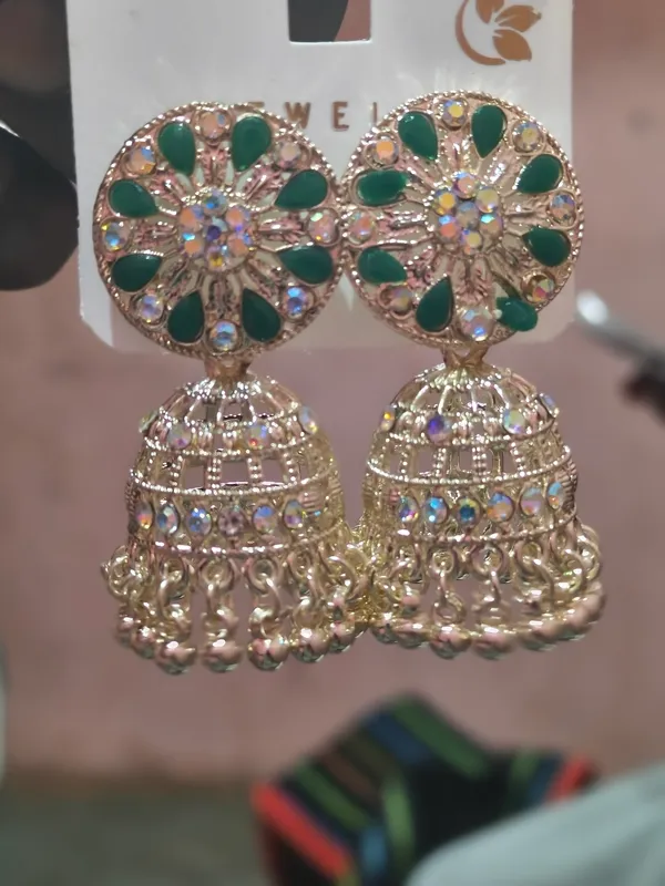 Gold-Toned_Green_Stone_Jhumka_Earrings_for_Women