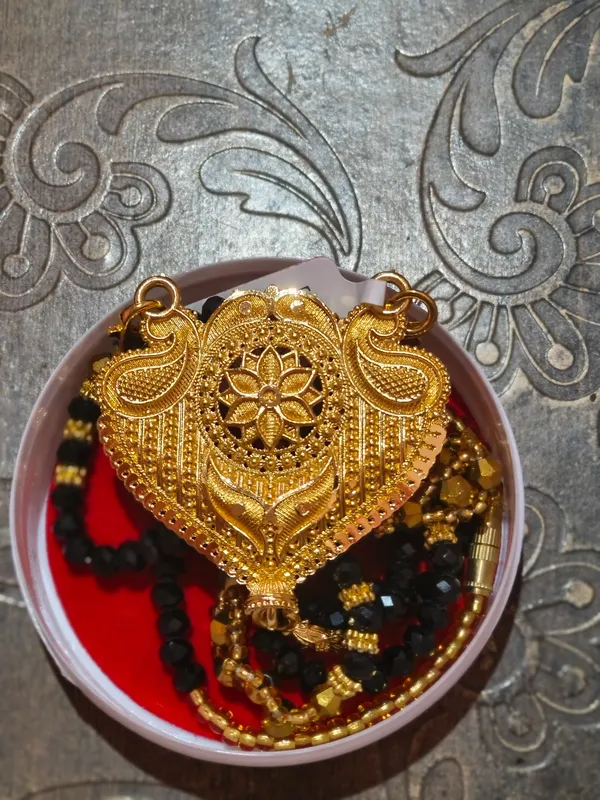 Gold-Tone_Beaded_Mangalsutra_Necklace_for_Women