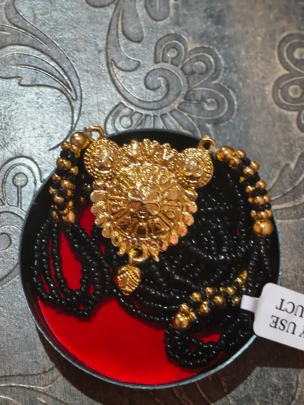 Black_Beaded_Gold_Tone_Mangalsutra_Necklace_for_Women