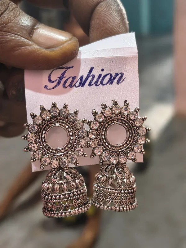 Silver-Toned_Stone_Studded_Jhumka_Earrings_for_Women
