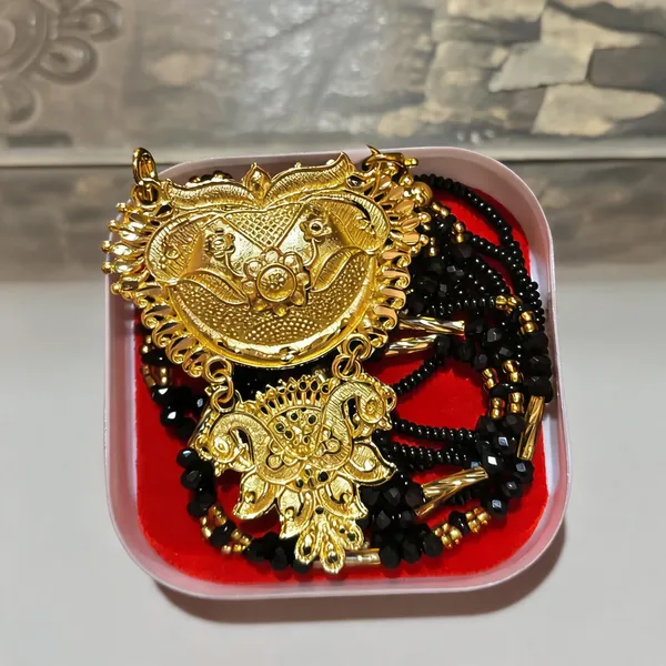 Gold_Tone_Black_Beaded_Mangalsutra_for_Women