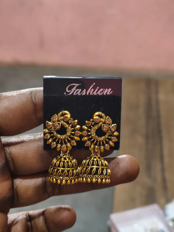 Gold_Tone_Jhumka_Earrings_for_Women