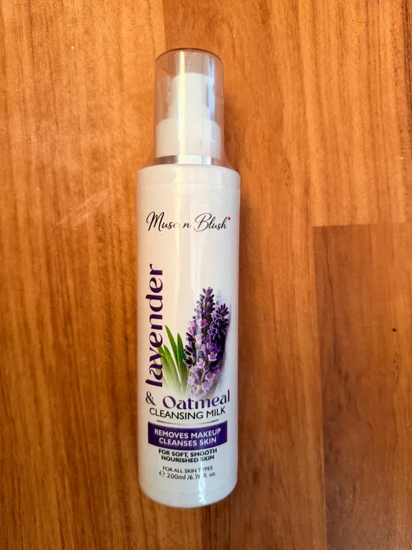Lavender_Oatmeal_Gentle_Cleansing_Milk