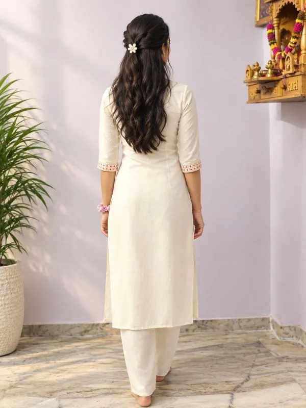 Womens_Cotton_Blend_Febric_Embroidered_Work_3_4_Sleeve_Round_Neck_Kurta_With_Pant_Set_For_Women