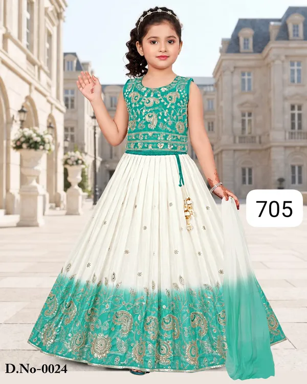 Green_Embroidered_Lehenga_Choli_for_Girls