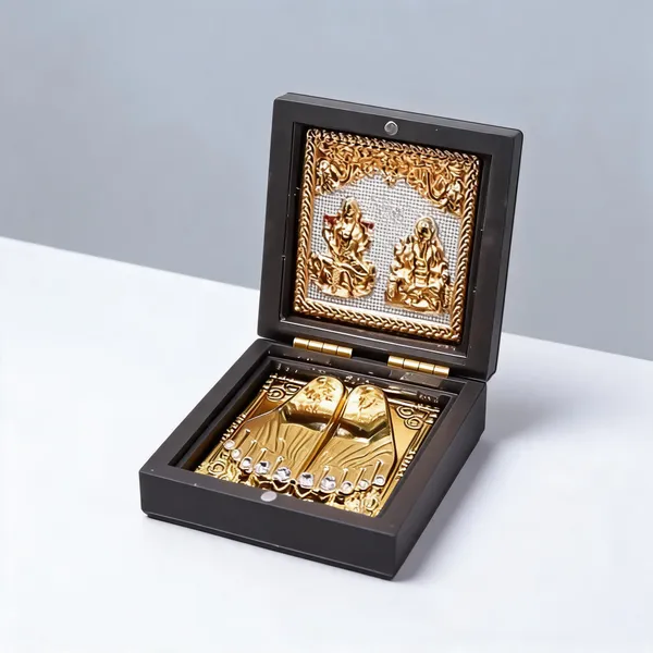 Lakshmi_Ganesh_Charan_Paduka_Golden_Red_Pooja_Box