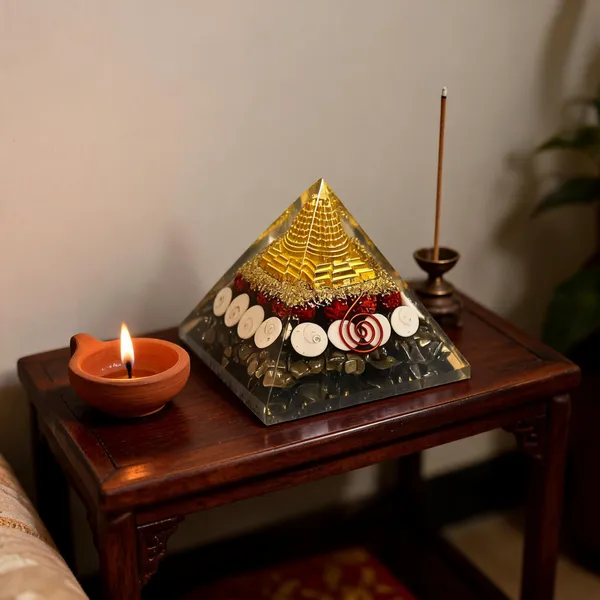 Sri_Yantra_Orgonite_Pyramid_With_Pyrite_And_Gomti_Chakra