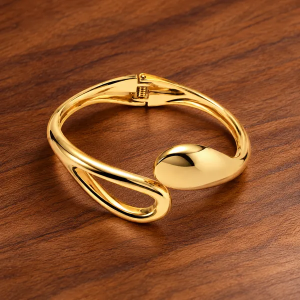 Rivsam_Golden_Sculpted_Elegance_Cuff_kada