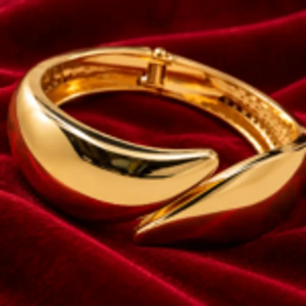 Rivsam_Golden_Wave_Sculpted_Cuff_Kada