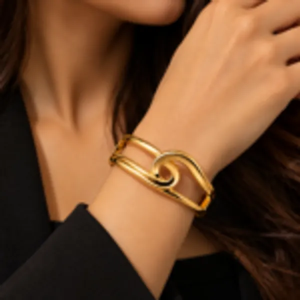 Rivsam_Golden_Sculpted_Elegance_Bangle