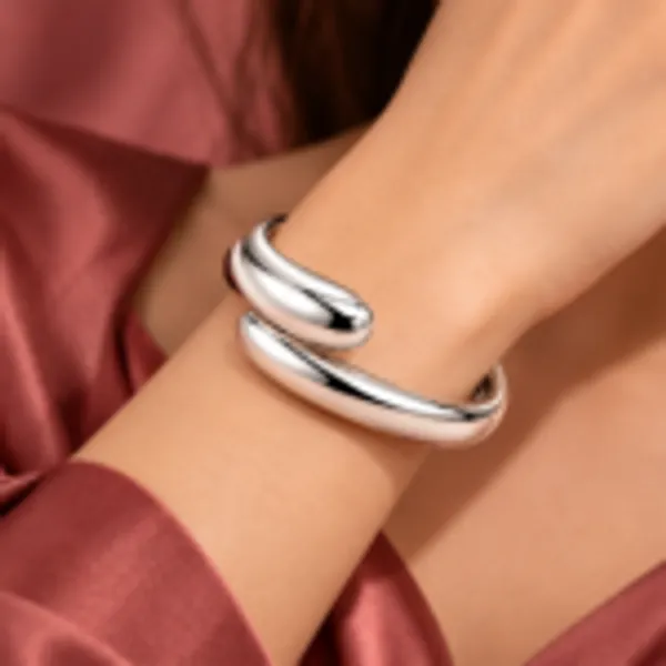 Rivsam_Silver_Luxe_Sculpted_Cuff_Kada