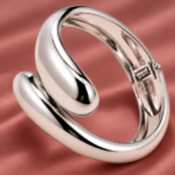 Rivsam_Silver_Luxe_Sculpted_Cuff_Kada